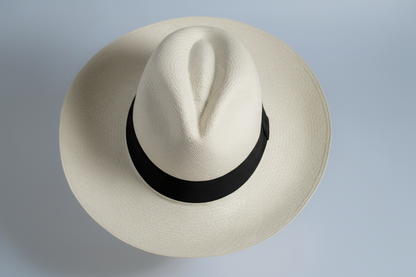 The Commodore (G14 - Superfino) (white)