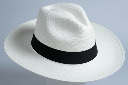 The Commodore (G14 - Superfino) (white)